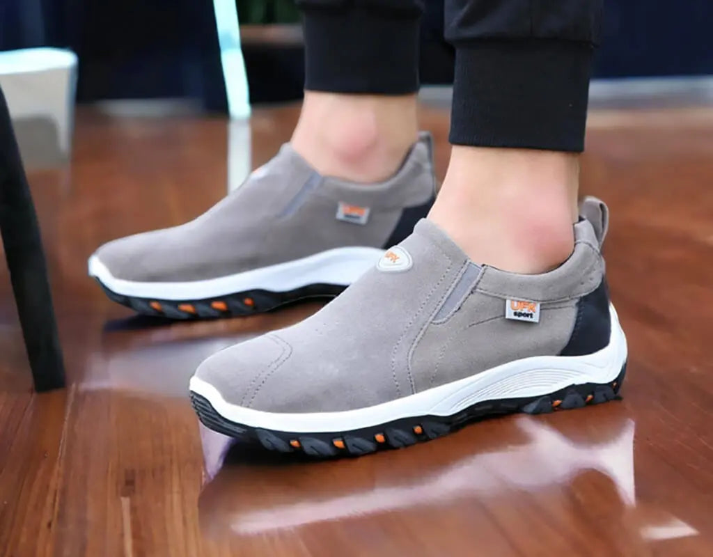 Bergwandelschoenen met stabiele grip en elastisch ontwerp en waterafstotende coating
